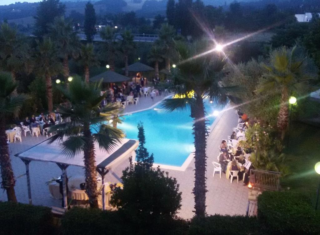 Hotel Miami Civitella Del Tronto Exterior photo
